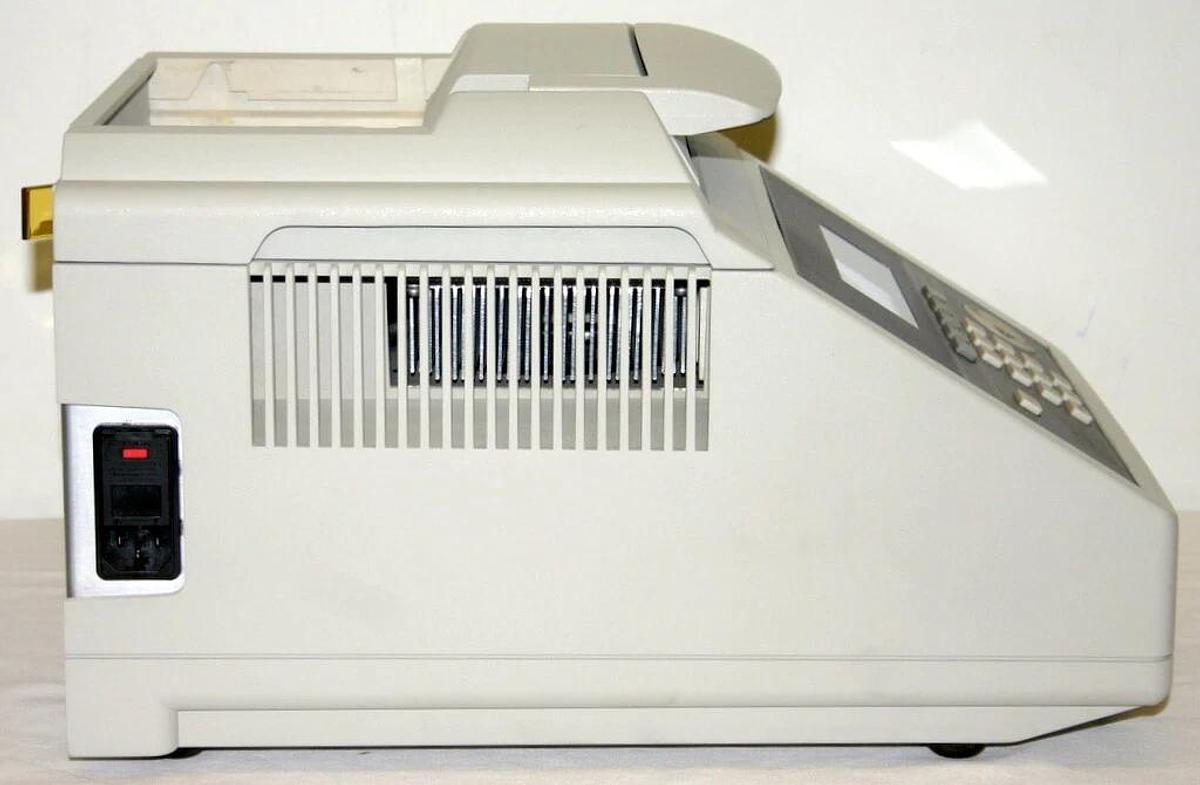 Used APPLIED BIOSYSTEMS ABI GENEAMP PCR SYSTEM 9700 96 WELL ALUM BLOCK THERMAL CYCLER
