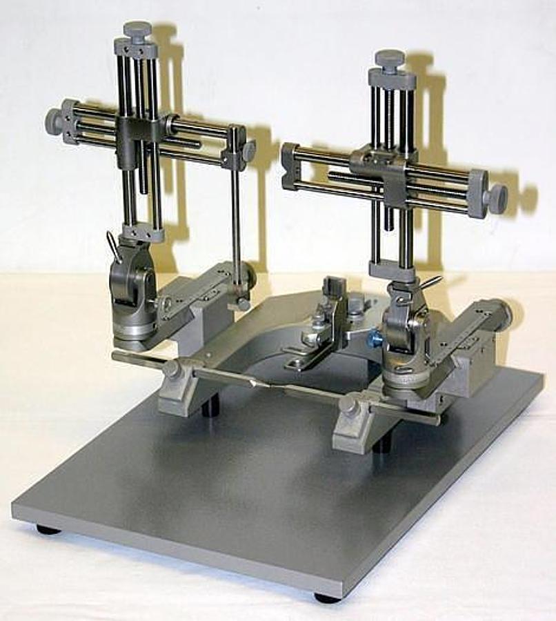 Used KOPF DKI DUAL SMALL ANIMAL STEREOTAXIC INSTRUMENT 902