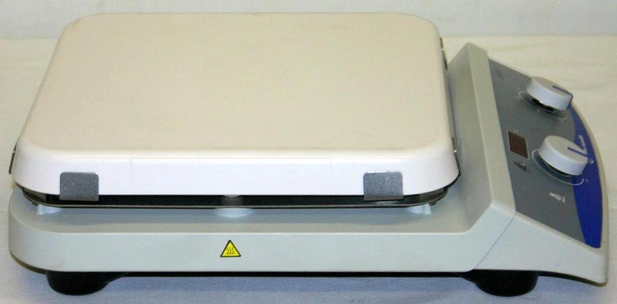 FISHER ISOTEMP HOT PLATE STIRRER, MODEL 11-100-100SH, 10" X 10" CERAMIC TOP