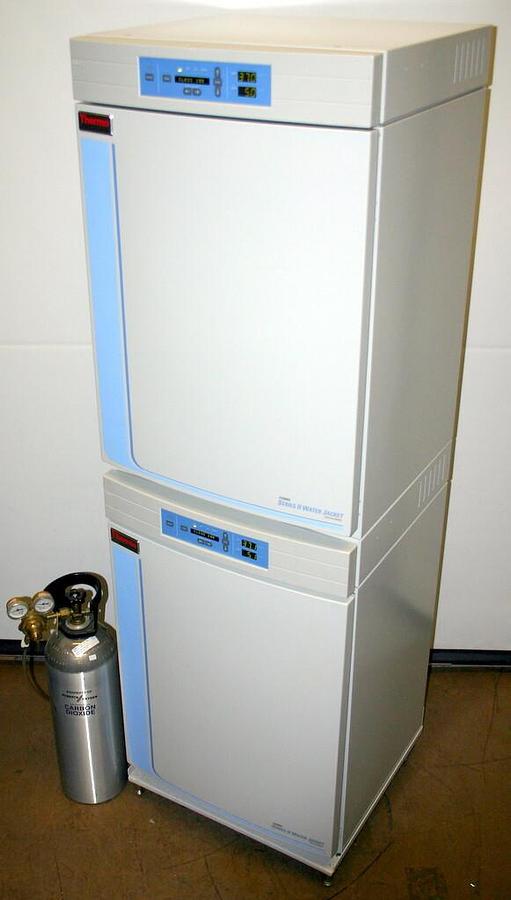 Used THERMO FORMA SERIES II WATER-JACKETED CO2 DOUBLE STACK INCUBATOR, MODEL 3110
