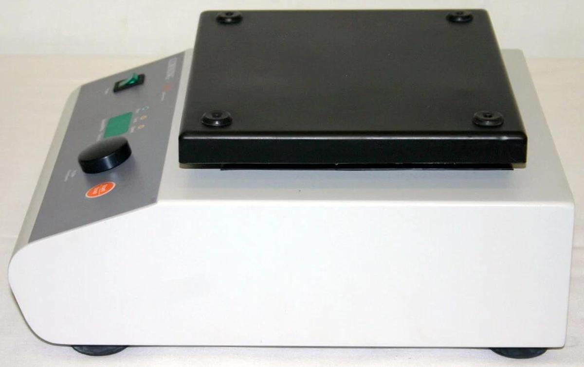 CORNING LSE ORBITAL SHAKER WITHOUT PLATFORM, MODEL 6780-NP