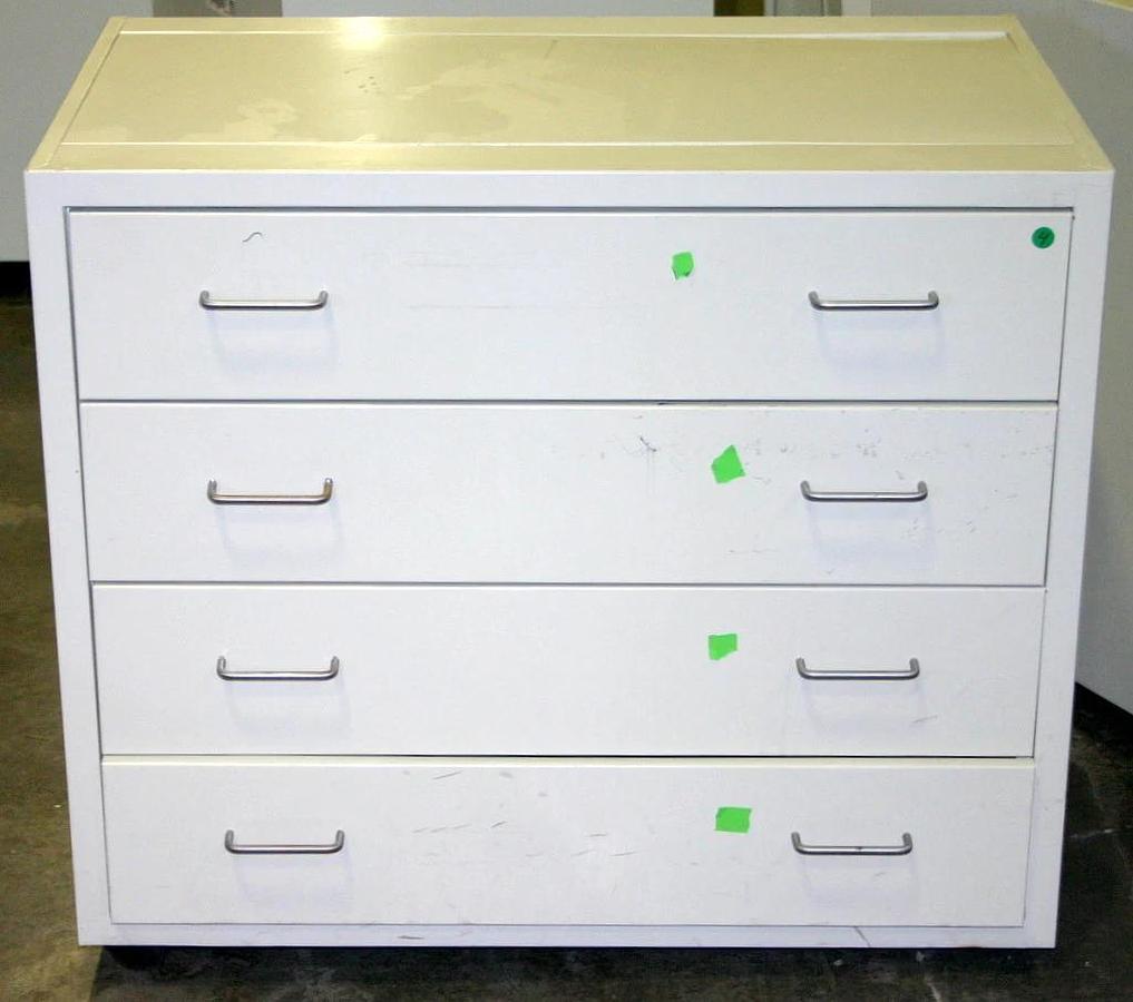 Used LF SYSTEMS LABORATORY CABINETS, CASEWORK 18 FEET WITH WHEELS, PRICE IS PER FOOT