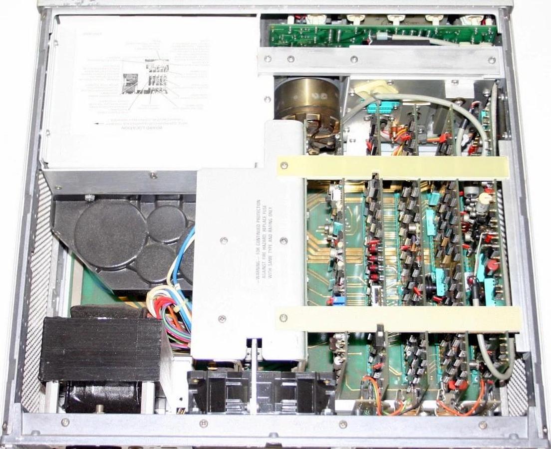 Used HEWLETT PACKARD 8-WAVELENGTH EAR OXIMETER, MODEL 47201A