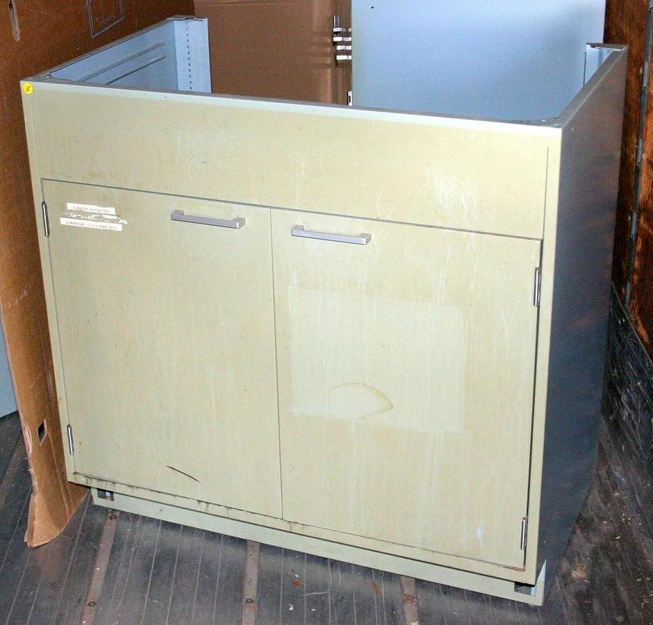 Used HAMILTON KEWAUNEE LABORATORY SINK BASE CABINETS & EPOXY SINKS, 21 FEET, $150/FT