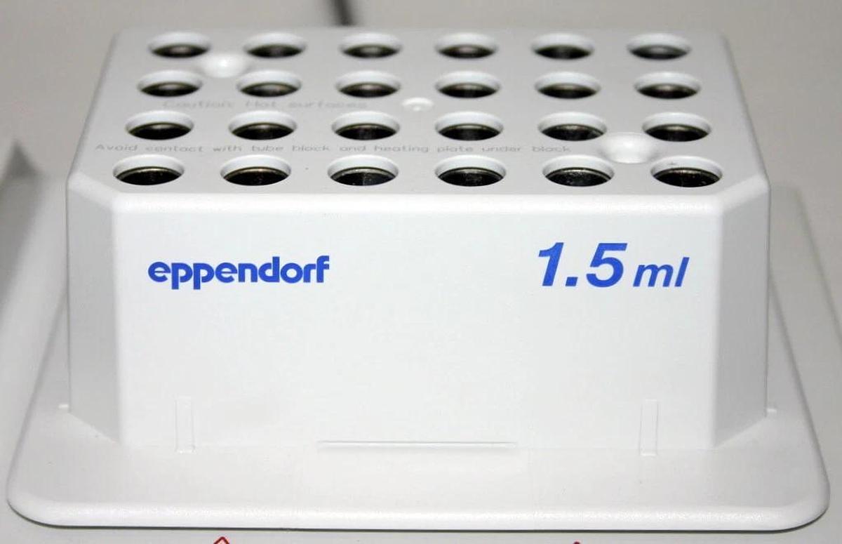 EPPENDORF THERMOMIXER R DRY BLOCK HEATING AND COOLING SHAKER, 1.5 ML, MODEL 5355