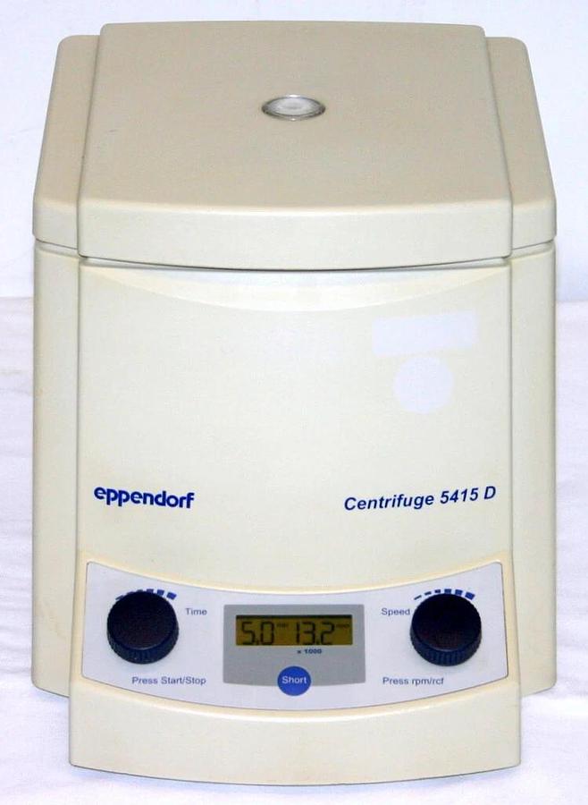 Used EPPENDORF MICROCENTRIFUGE, CENTRIFUGE, MODEL 5415D, W/ F45-24-11 ROTOR AND LID