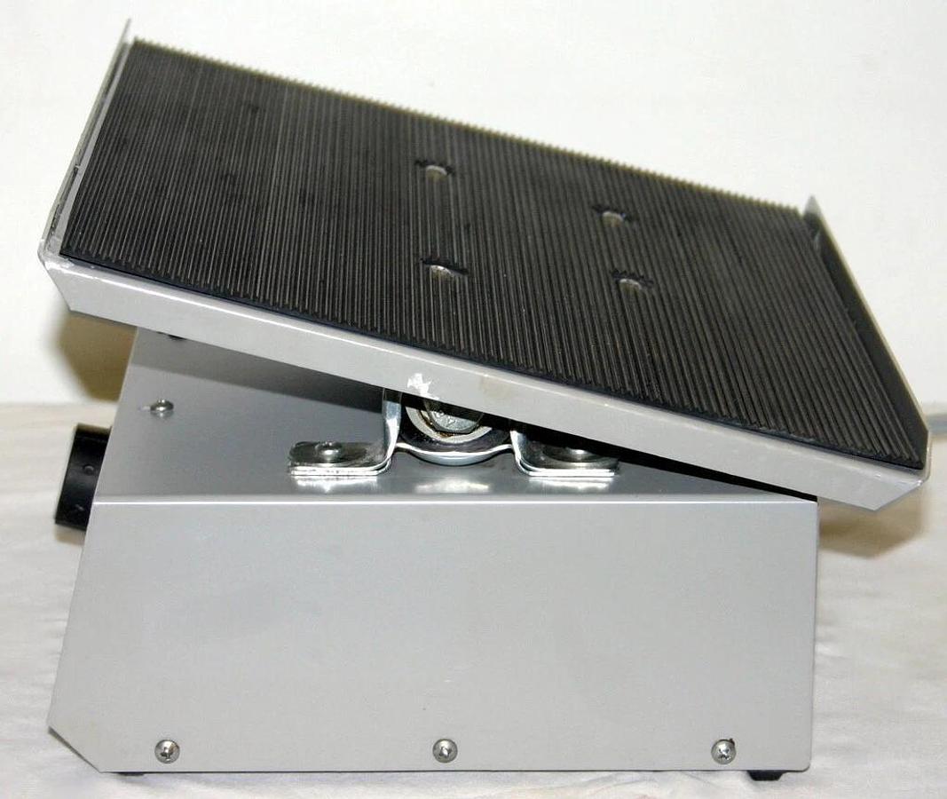 Used VWR VARIABLE SPEED ROCKING PLATFORM, MODEL 100