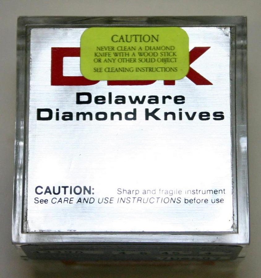 Used DELAWARE DIAMOND KNIFE FOR ULTRAMICROTOMY TYPE SU 4.5MM LENGTH 45 DEGREE ANGLE