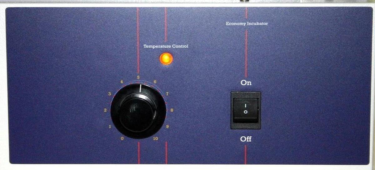 Used PRECISION GRAVITY-CONVECTION INCUBATOR, MODEL 51221086, 1.4 CU FT