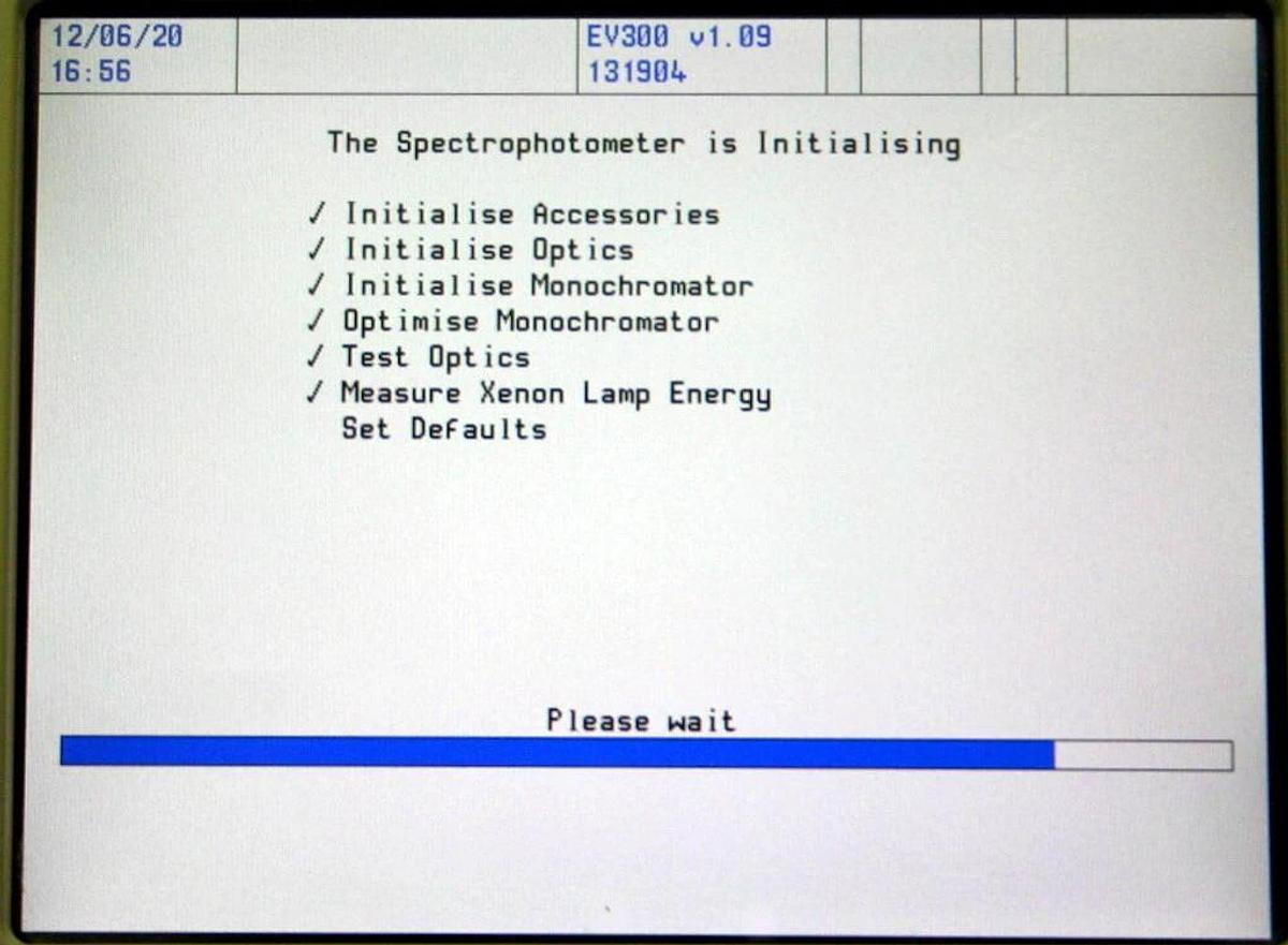 Used THERMO ELECTRON NICOLET VISIBLE SPECTROPHOTOMETER, MODEL EVOLUTION 300 LC