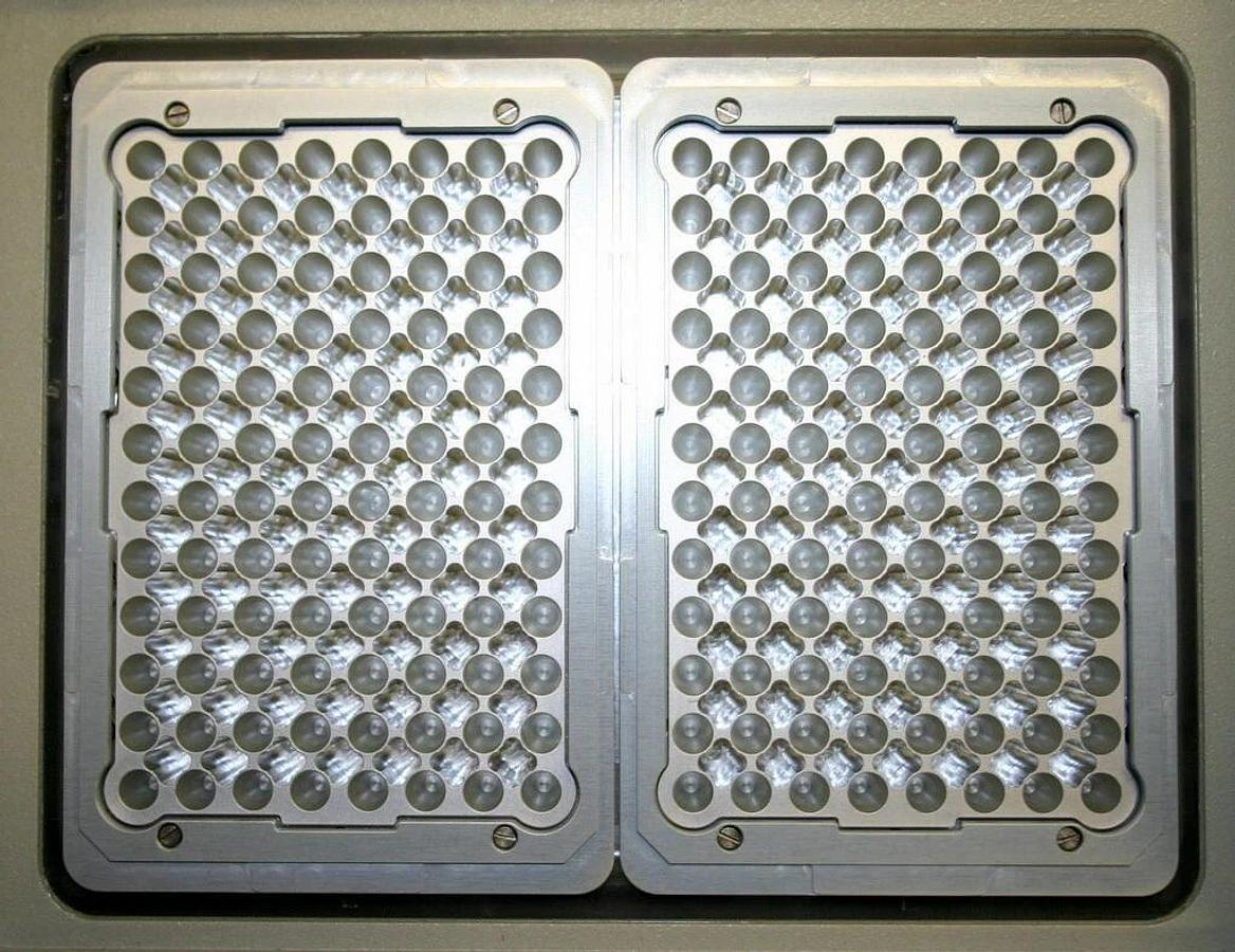 Used APPLIED BIOSYSTEMS ABI GENEAMP PCR SYSTEM 9700 WITH DUAL 96 WELL ALUM BLOCK