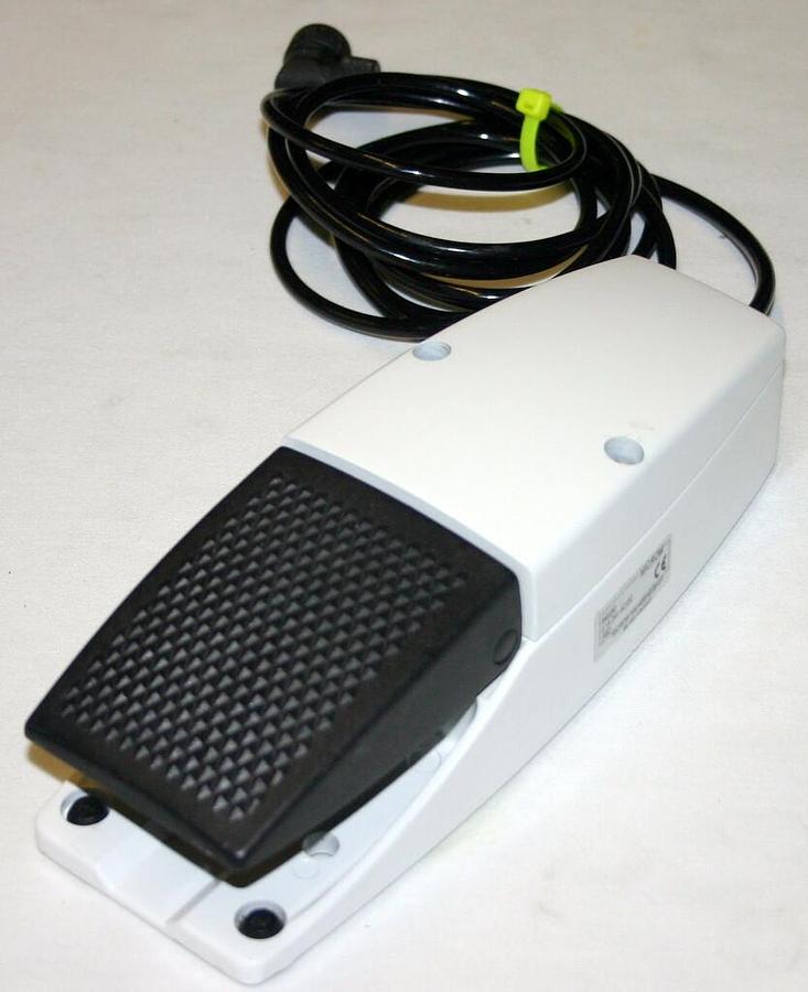 Used MICROM FOOT PEDAL, MODEL 640280 FOR HM 350-S, HM 355-S AND HM 360 MICROTOMES