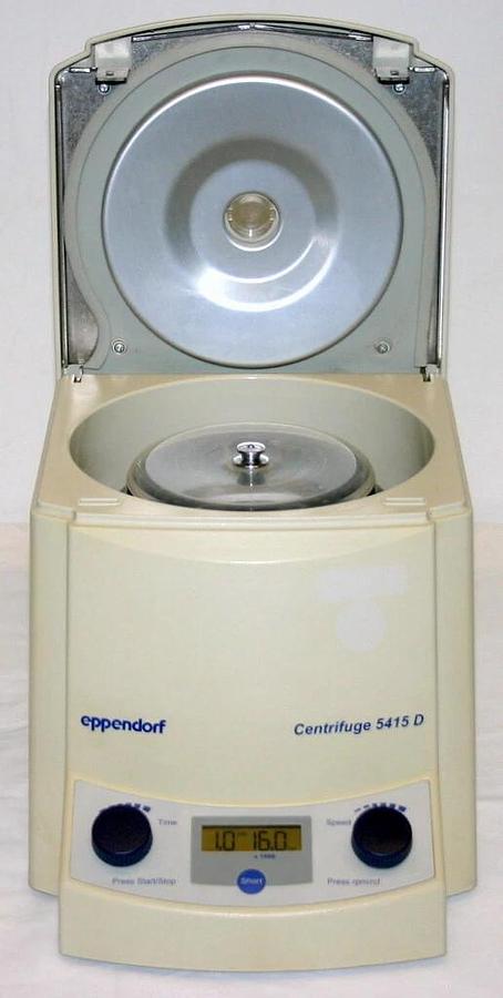 Used EPPENDORF MICROCENTRIFUGE, CENTRIFUGE, MODEL 5415D, W/ F45-24-11 ROTOR AND LID