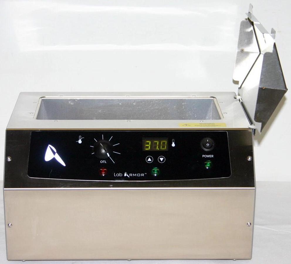Used LAB ARMOR BEAD BATH, 6 LITER, MODEL 74300-706 WITH 5 LITERS OF BATH BEADS