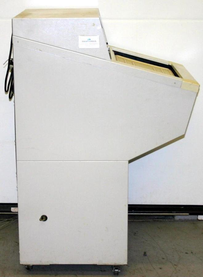 Used BRIGHT HACKER CRYOSTATS, MODEL OTF