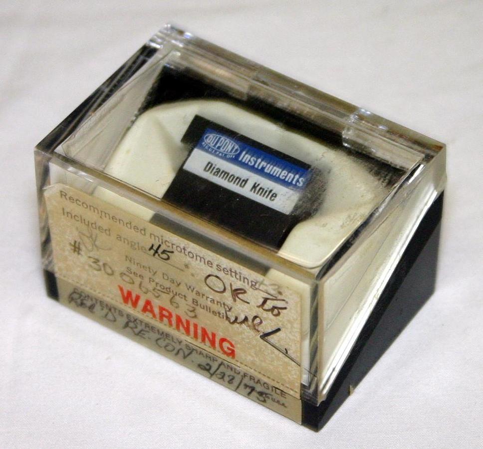 Used DUPONT DIAMOND KNIFE FOR ULTRAMICROTOMY 45 DEGREE INCLUDED ANGLE TYPE SU STYLE N