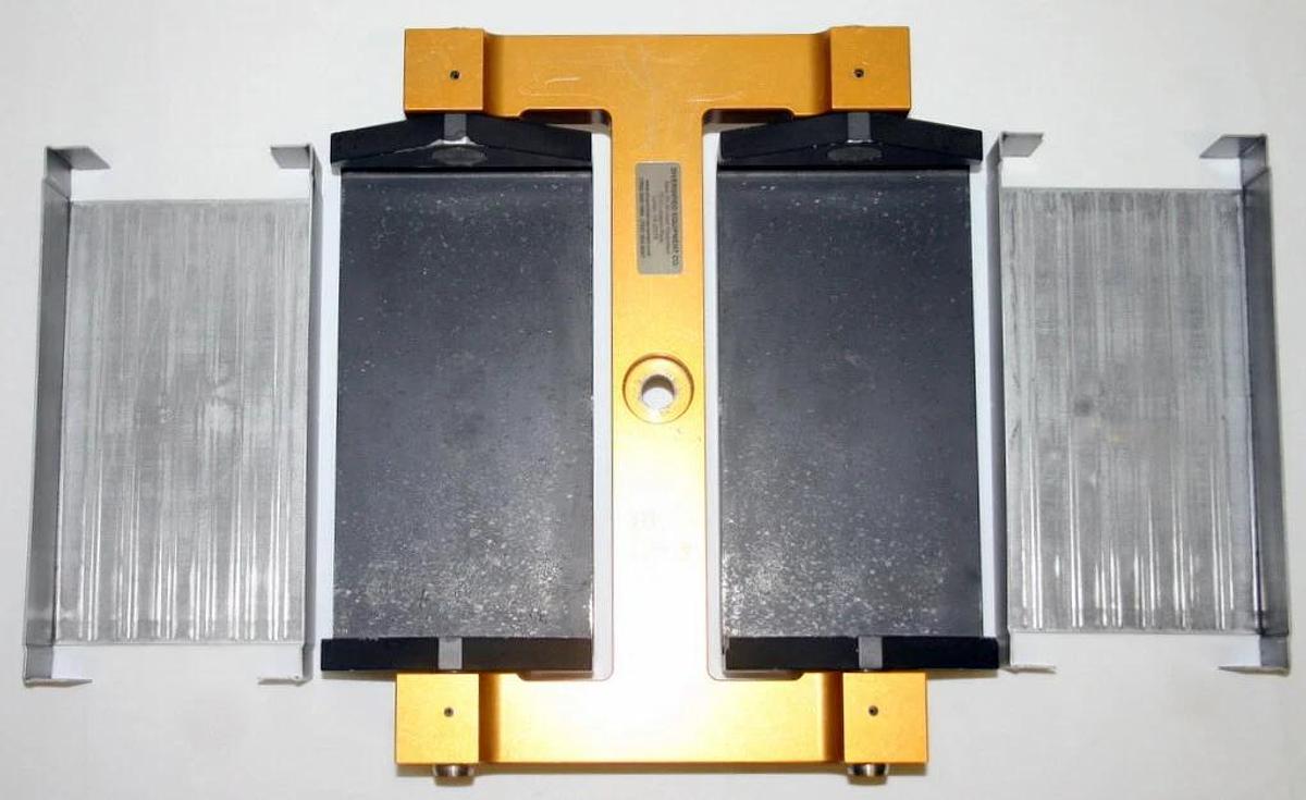 Used IEC LINEAR RACK SWINGING BUCKET MICROPLATE ROTOR, MODEL 227