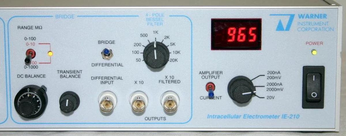 WARNER INSTRUMENTS INTRACELLULAR ELECTROMETER, MODEL IE-210, Cat. # 640039