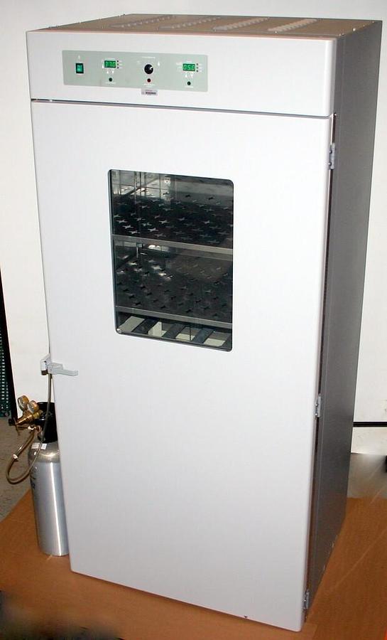 WHEATON ROLL-IN CO2 INCUBATOR, MODEL I057606 WITH R2P 2.0 CELL ROLLER APPARATUS