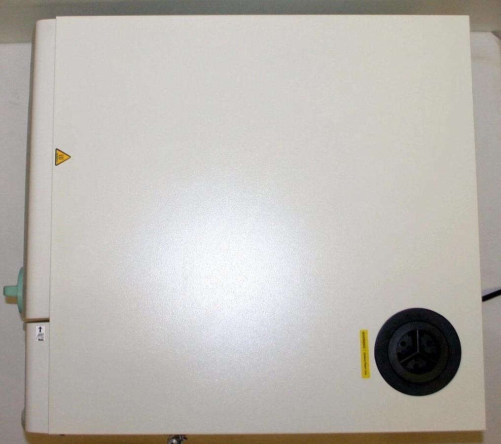 FISHER SCIENTIFIC AUTOMATIC STEAM STERILIZER, AUTOCLAVE, MODEL STERILELITE 24