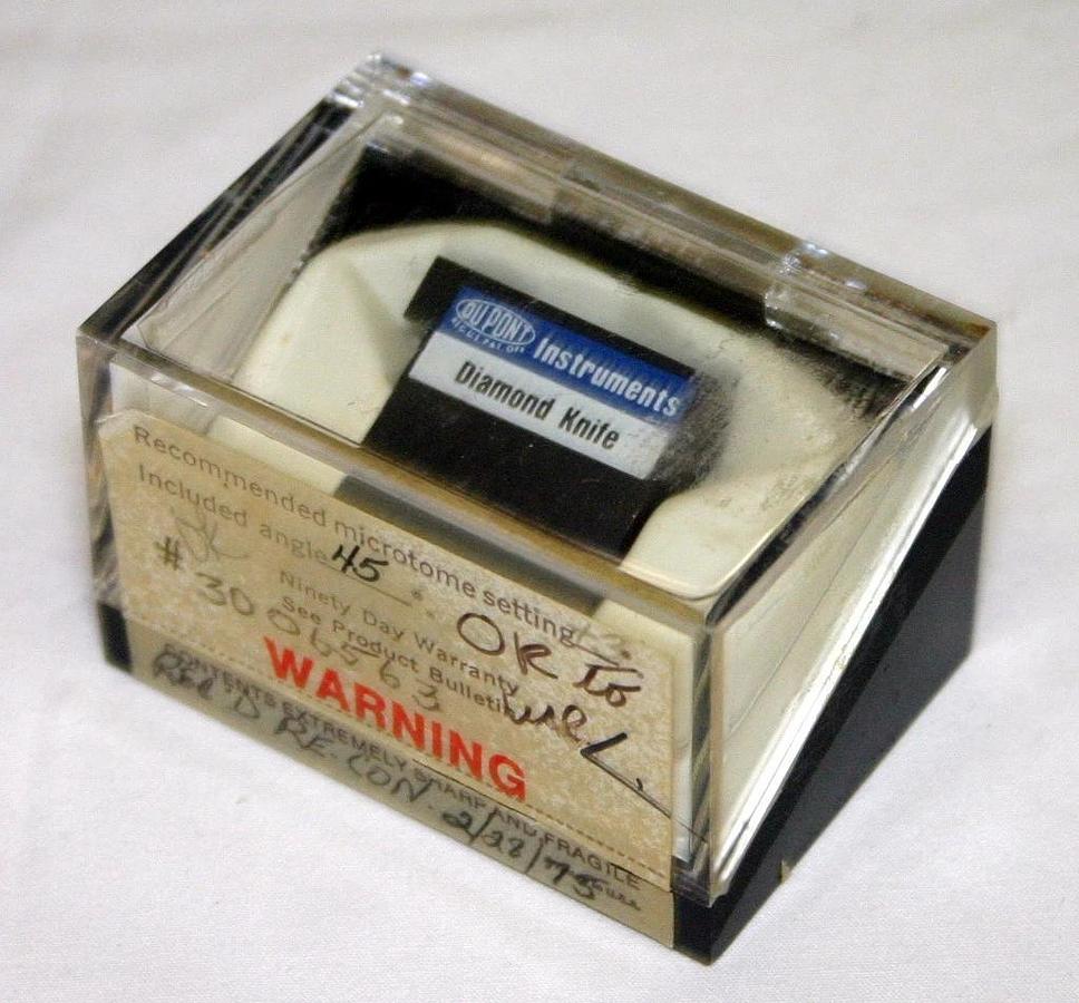 Used DUPONT DIAMOND KNIFE FOR ULTRAMICROTOMY 45 DEGREE INCLUDED ANGLE TYPE SU STYLE N