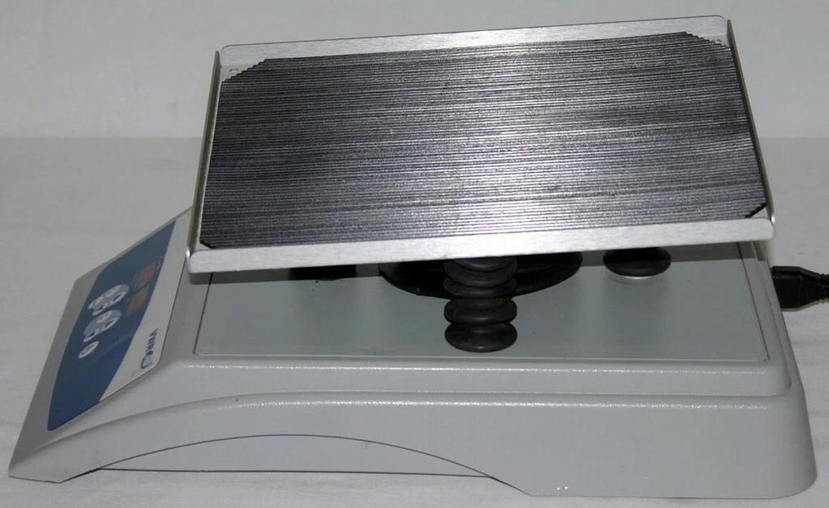 Used VWR DIGITAL 3D ROTATOR WAVER, MODEL 12620-916