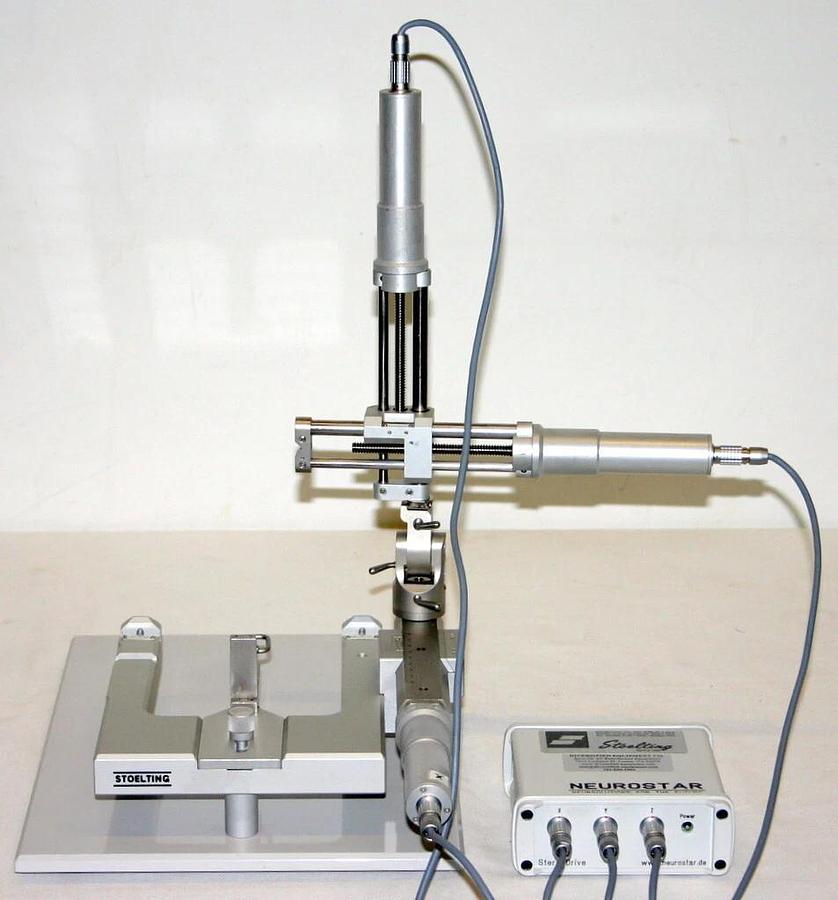 Used STOELTING NEUROSTAR STEREODRIVE ROBOT STEREOTAXIC, MODEL 51700