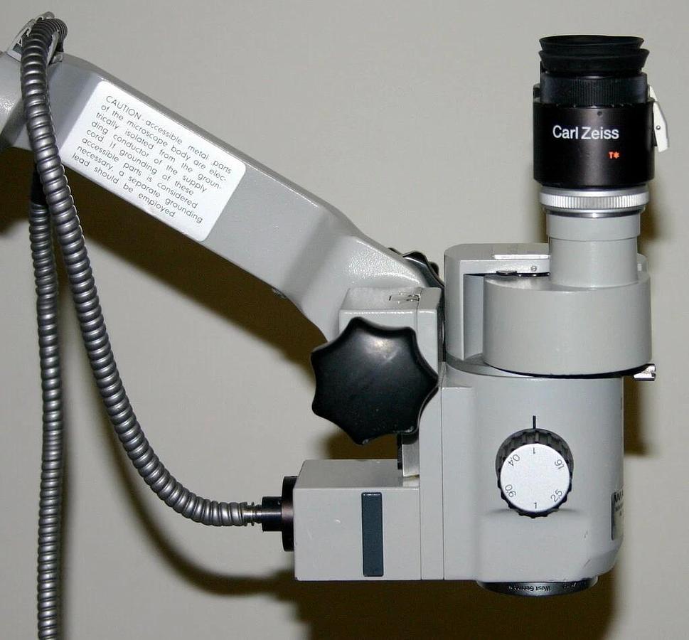 Used ZEISS F 170 OPERATING SURGICAL MICROSCOPE, MODEL OPMI 1-DFC, FIBER OPTIC LIGHT