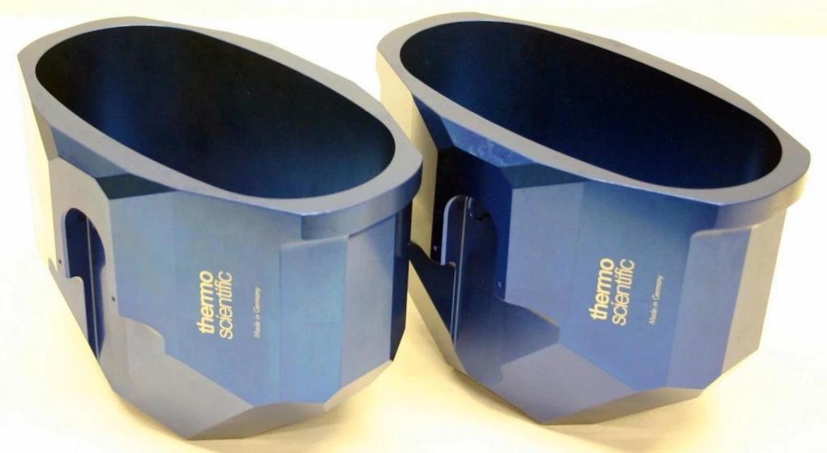 THERMO SCIENTIFIC 2000ML BIOS OVAL SWINGING BUCKET, MODEL 75003964, SET OF TWO