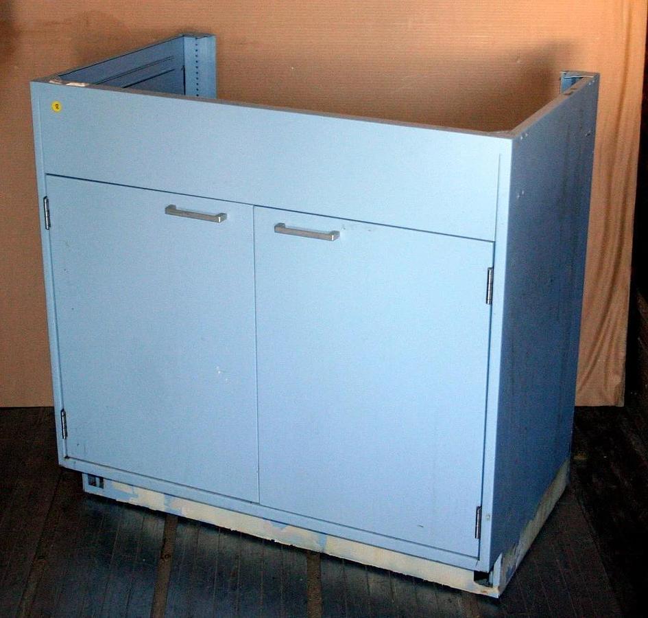 Used HAMILTON KEWAUNEE LABORATORY SINK BASE CABINETS & EPOXY SINKS, 21 FEET, $150/FT
