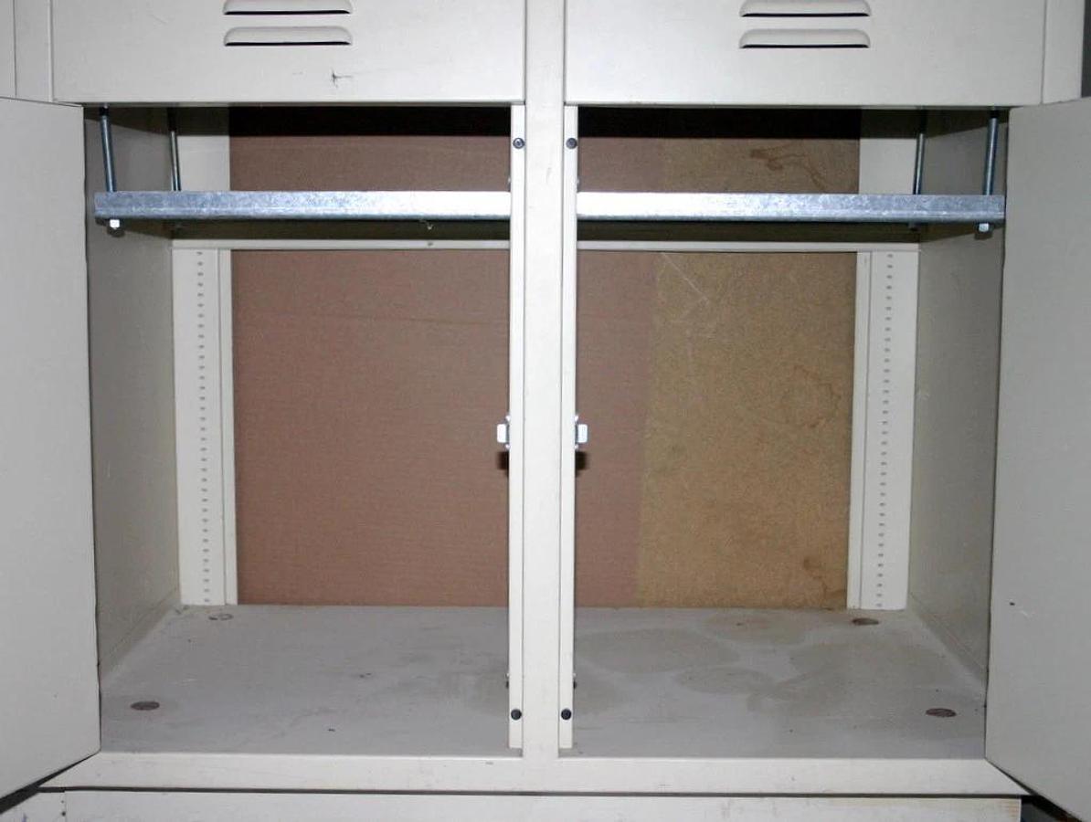 Used HAMILTON KEWAUNEE LABORATORY SINK BASE CABINETS & EPOXY SINKS, 21 FEET, $150/FT
