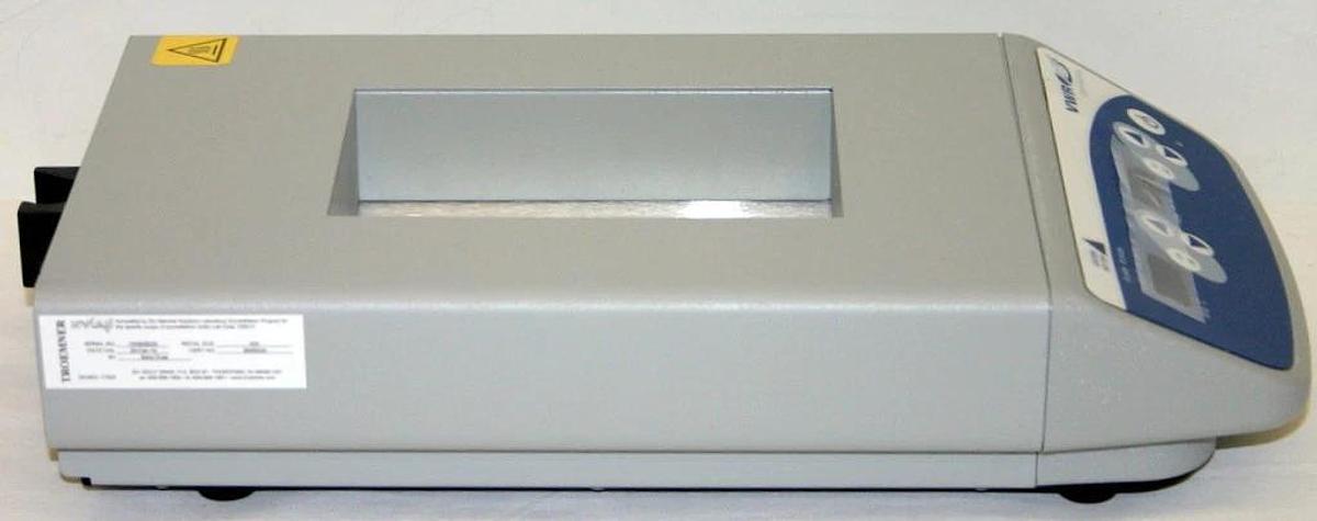 Used VWR DIGITAL DUAL DRY BLOCK HEATER, MODEL 10027-036 WITH CAL CERIFICATE AND PROBE