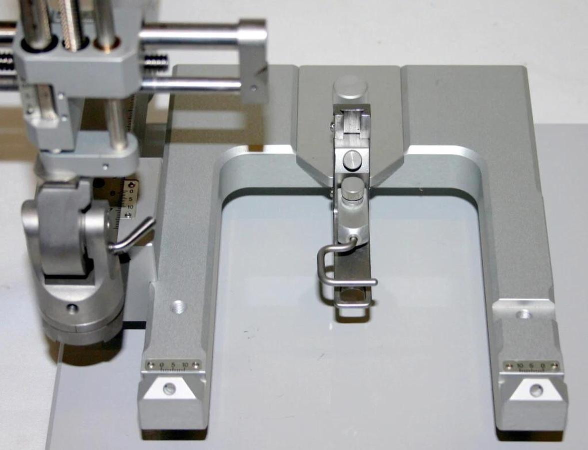 Used STOELTING NEUROSTAR STEREODRIVE ROBOT STEREOTAXIC, MODEL 51700