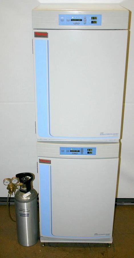 Used THERMO FORMA SERIES II WATER-JACKETED CO2 DOUBLE STACK INCUBATOR, MODEL 3110