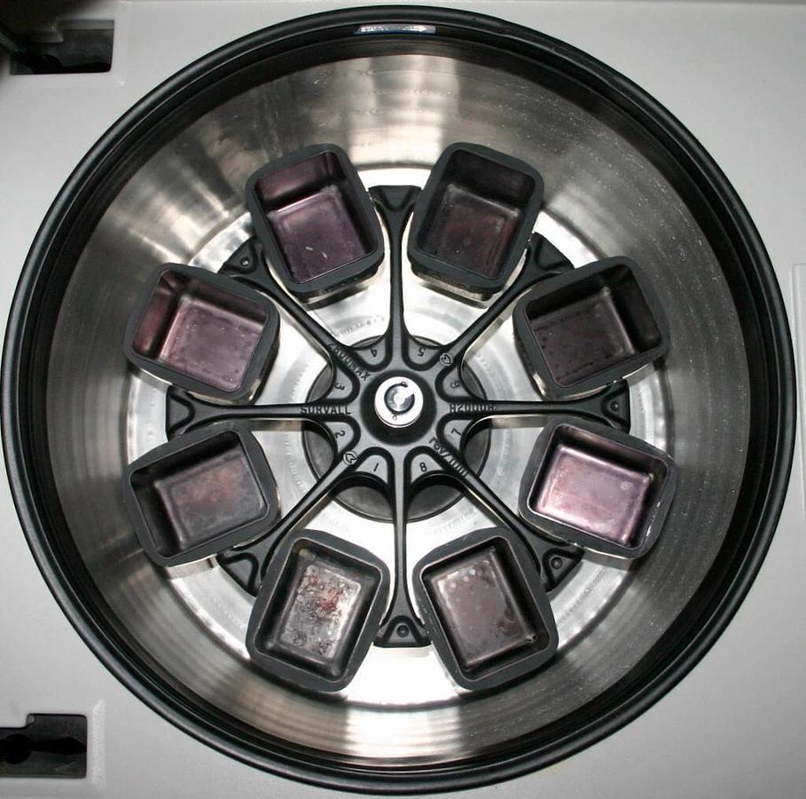 Used SORVALL REFRIGERATED LOW SPEED CENTRIFUGE, MODEL RC3C PLUS WITH H2000B ROTOR