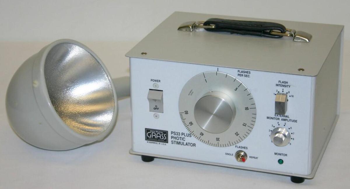 Used ASTRO-MED GRASS PHOTIC STIMULATOR, MODEL PS33 PLUS
