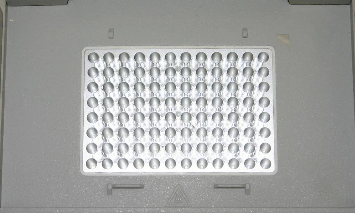 Used APPLIED BIOSYSTEMS ABI GENEAMP PCR SYSTEM 9700 96 WELL ALUM BLOCK THERMAL CYCLER