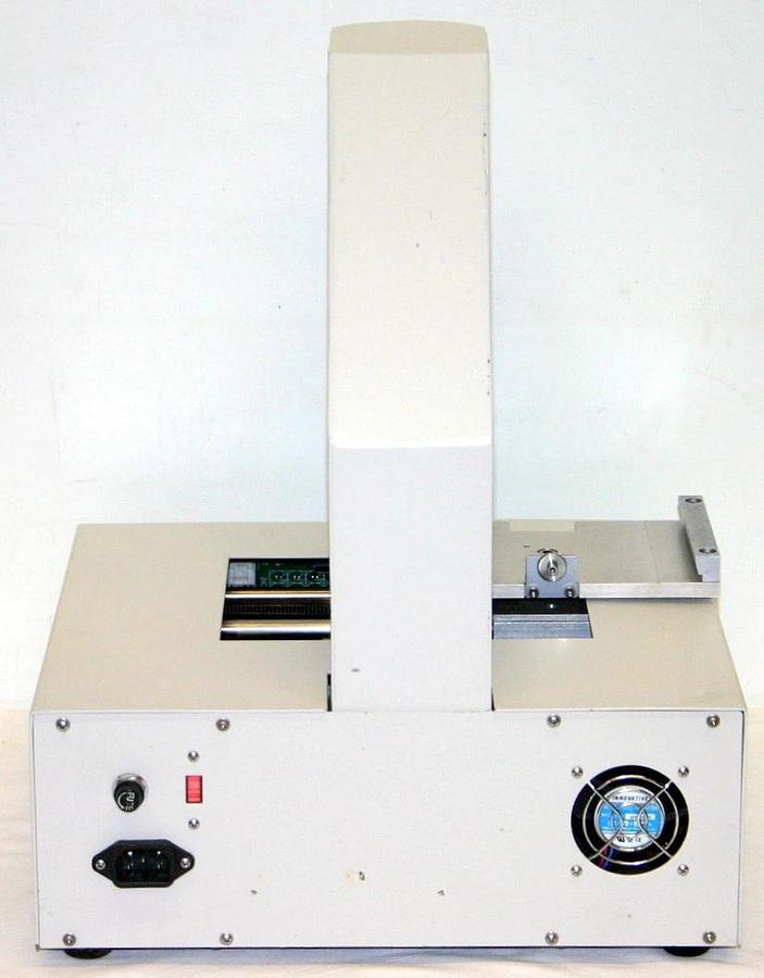 Used HAMPTON RESEARCH GREASE MACHINE, MODEL L-100 FOR 24 WELL CRYSTALLIZATION PLATES