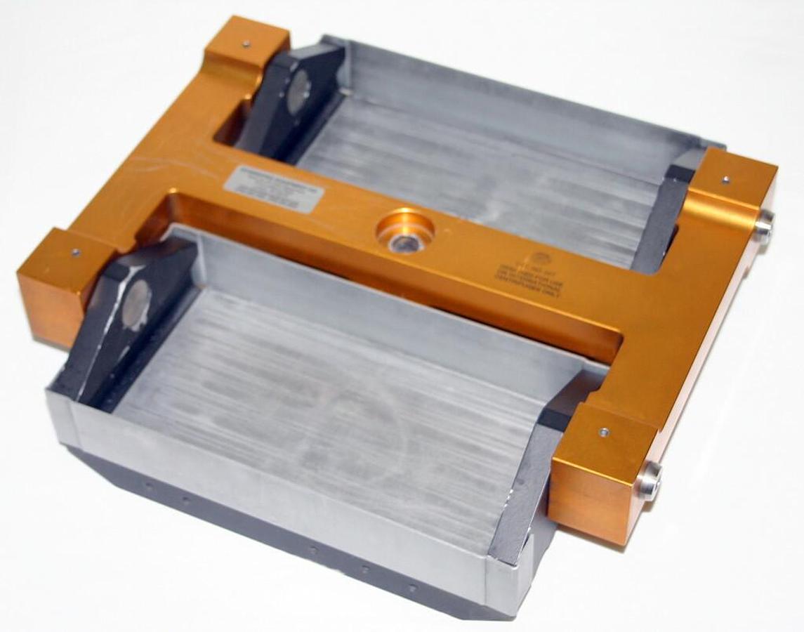 Used IEC LINEAR RACK SWINGING BUCKET MICROPLATE ROTOR, MODEL 227