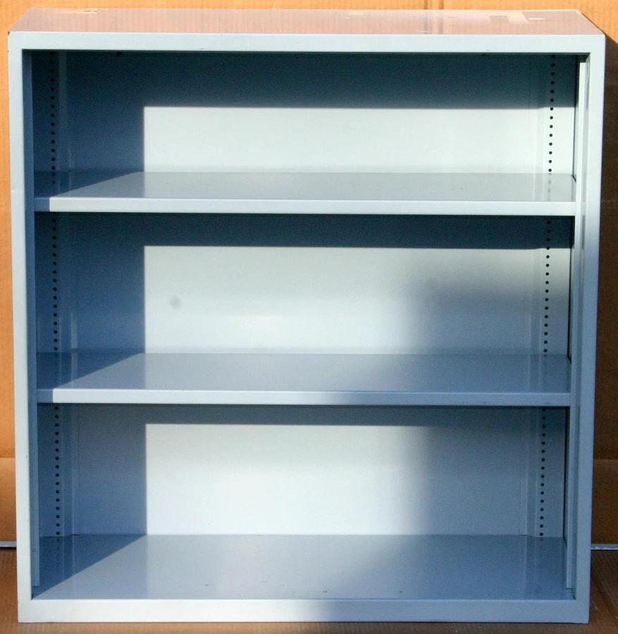 Used FISHER HAMILTON LABORATORY WALL CABINETS, CASEWORK, 27.5 FEET, BLUE MIST (BM)