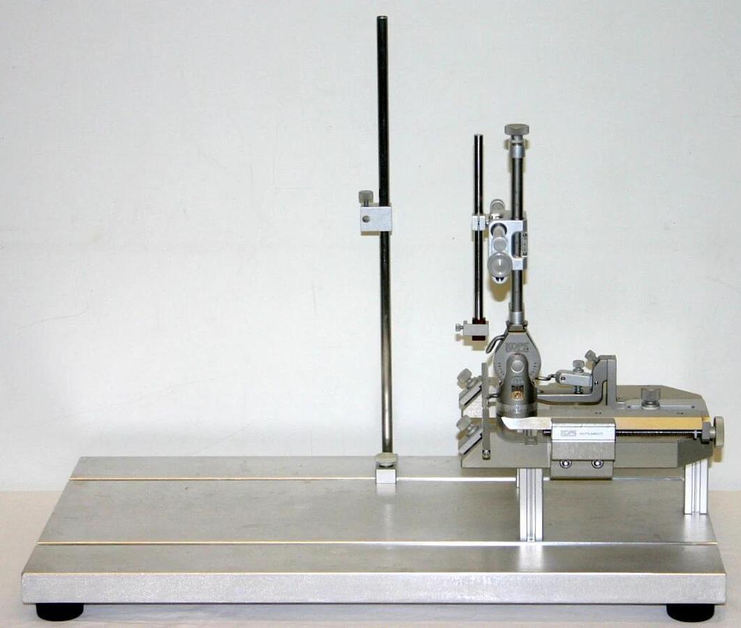 KOPF SMALL ANIMAL STEREOTAXIC INSTRUMENT, MODEL 900 WITH GUINEA PIG ADAPTOR