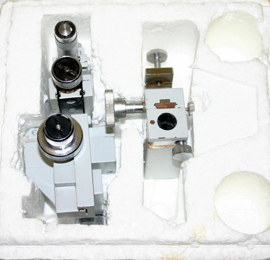 WORLD PRECISION INSTRUMENTS WPI MICROMANIPULATOR, MODEL TAURUSR (RIGHT-HANDED)