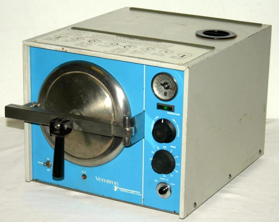 Used VERNITRON VERNICLAVE 2000A AUTOCLAVE STERILIZER