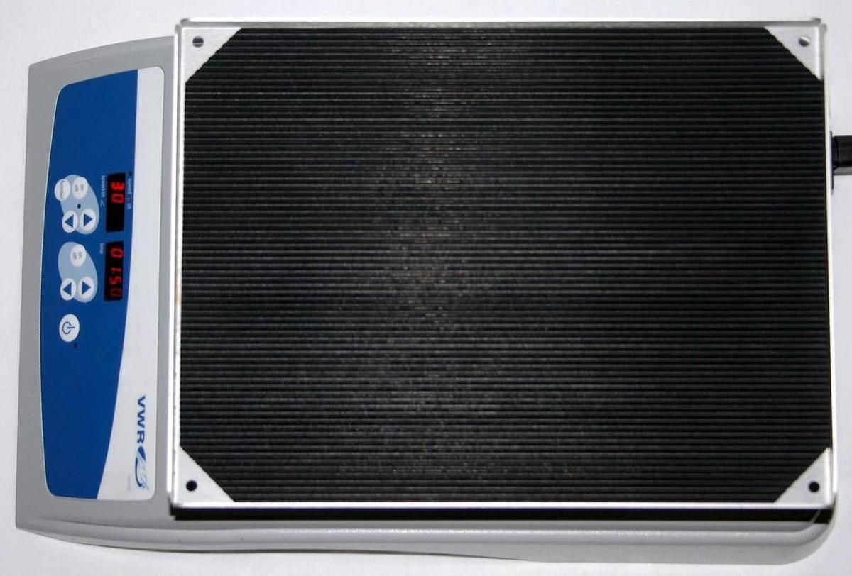 Used VWR DIGITAL 3D ROTATOR WAVER, MODEL 12620-916