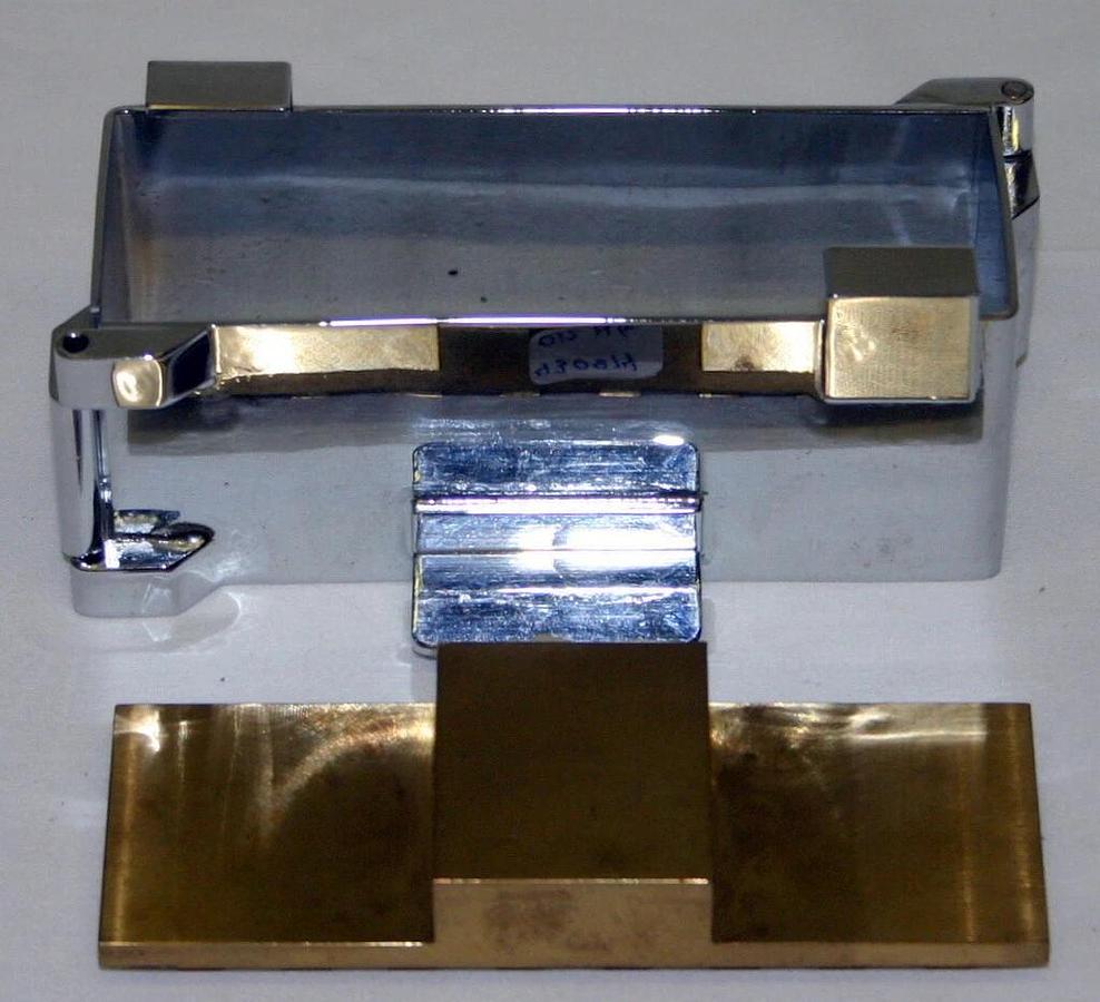 LEICA SPECIMEN STAGE, BRASS WITH EMBEDDING FRAME, 40 X 120 X 60 MM