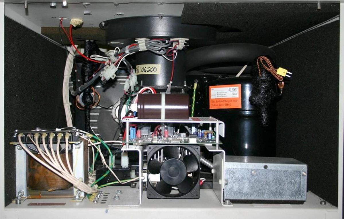 Used SORVALL REFRIGERATED LOW SPEED CENTRIFUGE, MODEL RC-3C PLUS WITH H4000 ROTOR