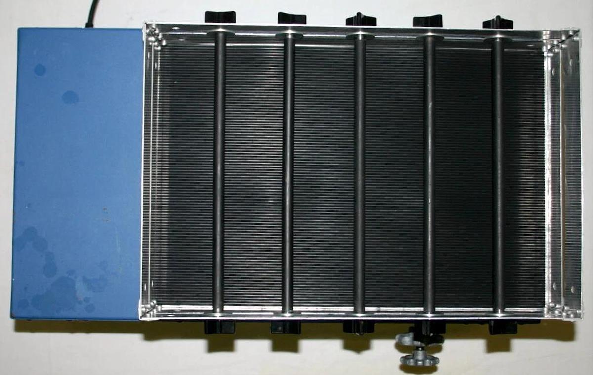 EBERBACH MEDIUM DUTY BENCHTOP SHAKER, MODEL E6000.00 WITH BOX CARRIER