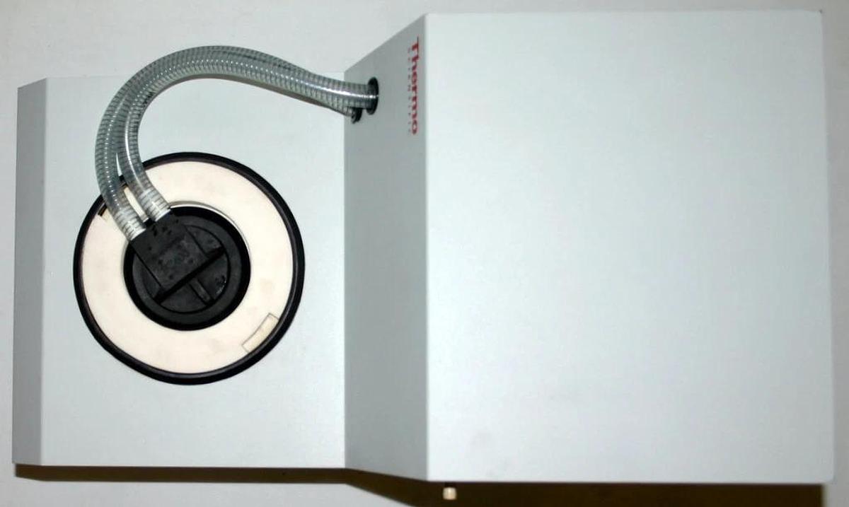 Used THERMO SCIENTIFIC SAVANT UNIVERSAL VACUUM SYSTEM MODEL UVS400