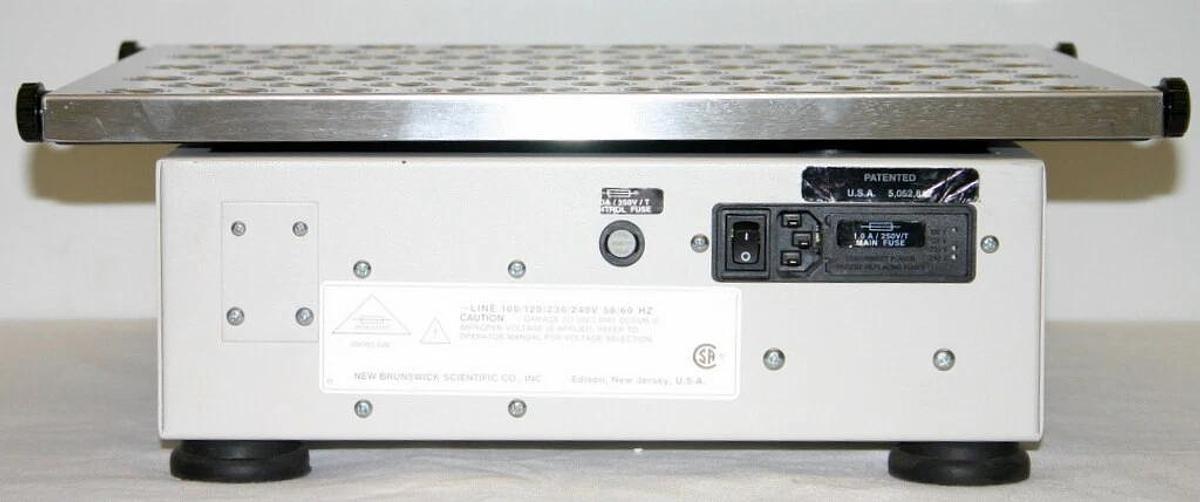 NEW BRUNSWICK EPPENDORF DIGITAL GYROTORY PLATFORM SHAKER, MODEL INNOVA 2050