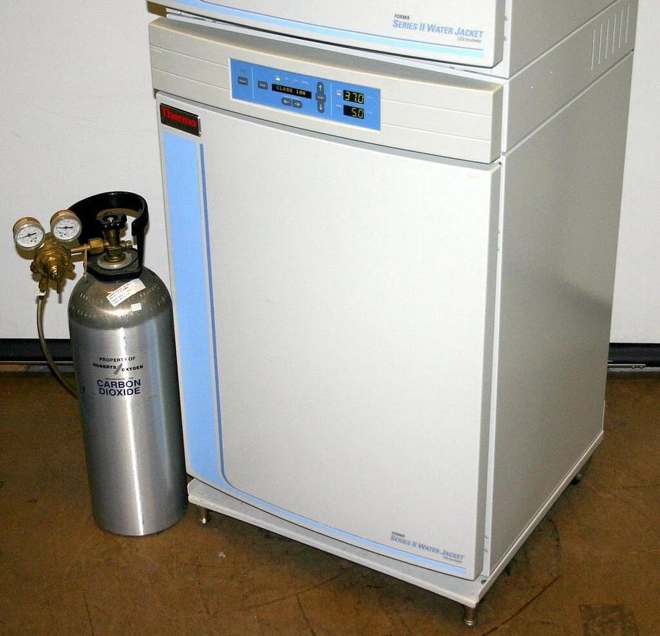 Used THERMO FORMA SERIES II WATER-JACKETED CO2 DOUBLE STACK INCUBATOR, MODEL 3110